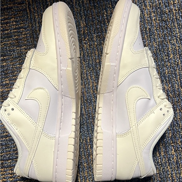 Wmns Dunk low coconut milk - Picture 3 of 5
